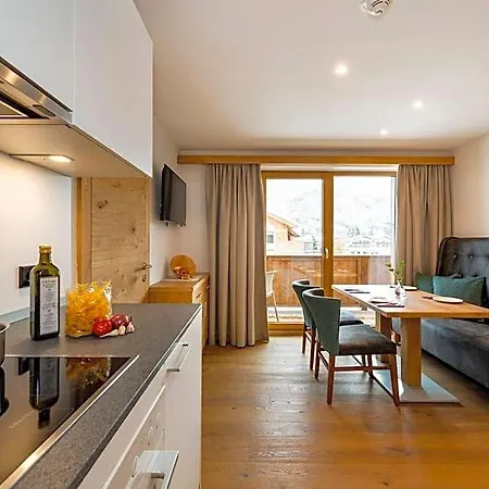 Hotel apartamentowy Tiroler Weinstube