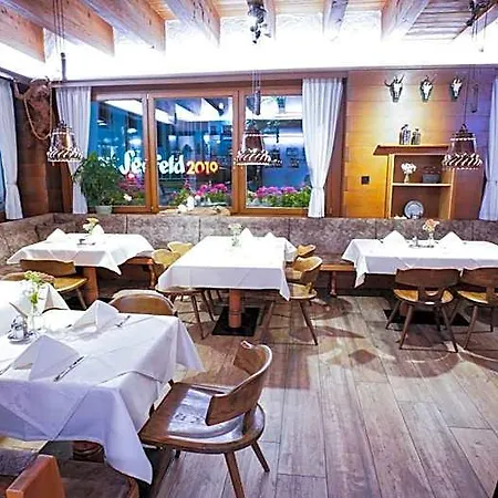 Hotel apartamentowy Tiroler Weinstube 4*