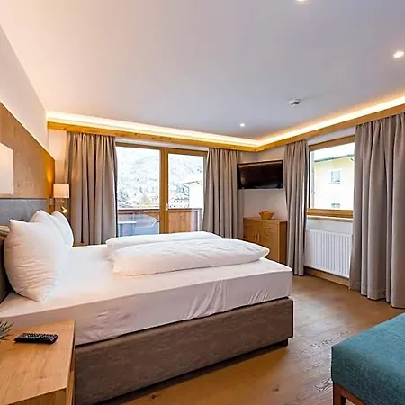 Hotel apartamentowy Tiroler Weinstube