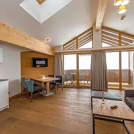 Tiroler Weinstube Apart-hotel