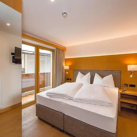 Apart-hotel Tiroler Weinstube 4*