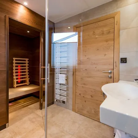 Tiroler Weinstube Апарт-отель 4*