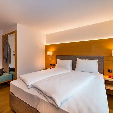 Tiroler Weinstube Aparthotel