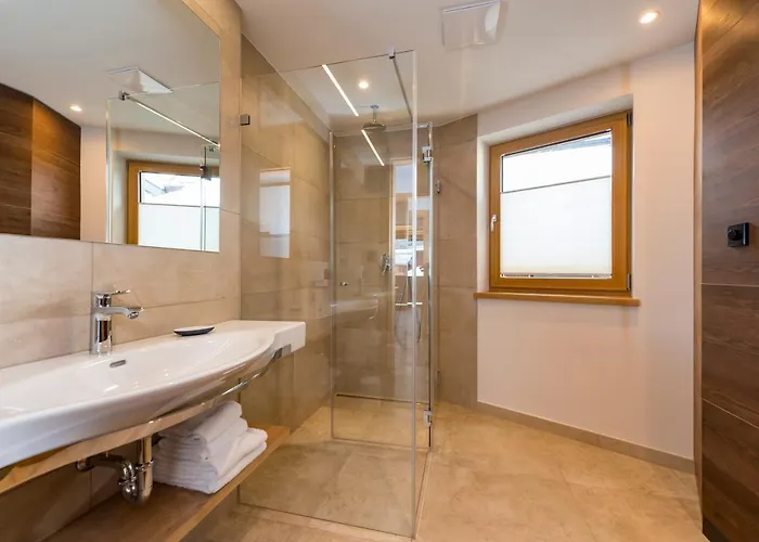 Tiroler Weinstube Apartahotel