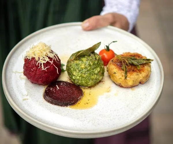 Апарт-отель Tiroler Weinstube Зеефельд в Тироле