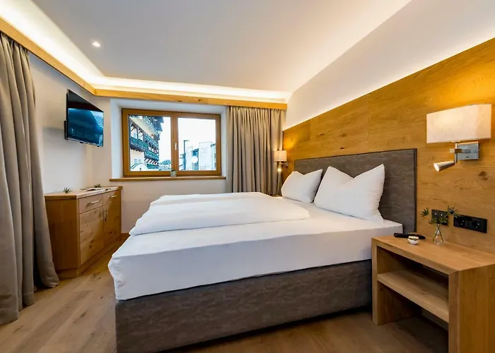 Tiroler Weinstube 4*