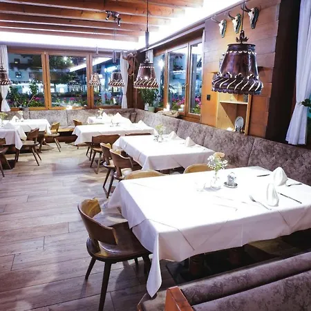 Tiroler Weinstube 4*