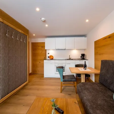 Aparthotel Tiroler Weinstube 4*