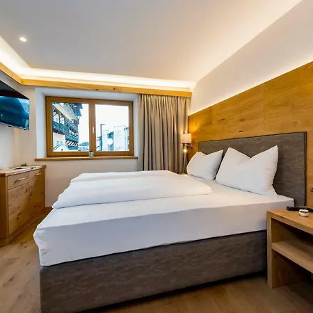 Tiroler Weinstube 4*