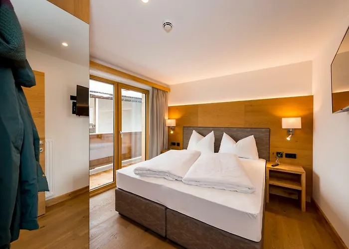 Tiroler Weinstube Aparthotel